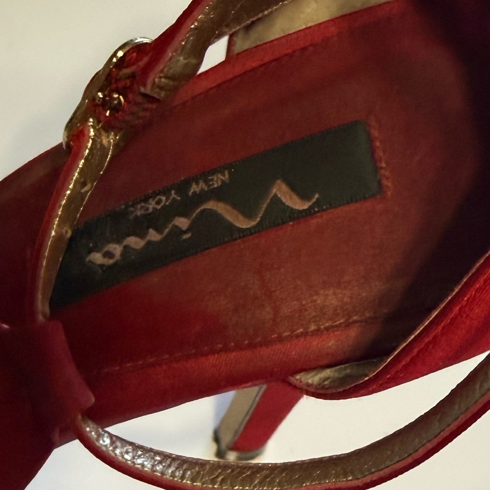 Nina New York Red Satin Ruffle Peep Toe D'Orsay Heels Pumps Size 10M Holiday - Picture 11 of 11